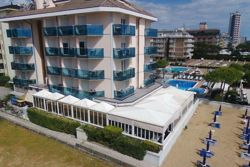 Hotel La Bussola ลิโดดิเยโซโล ภายนอก รูปภาพ
