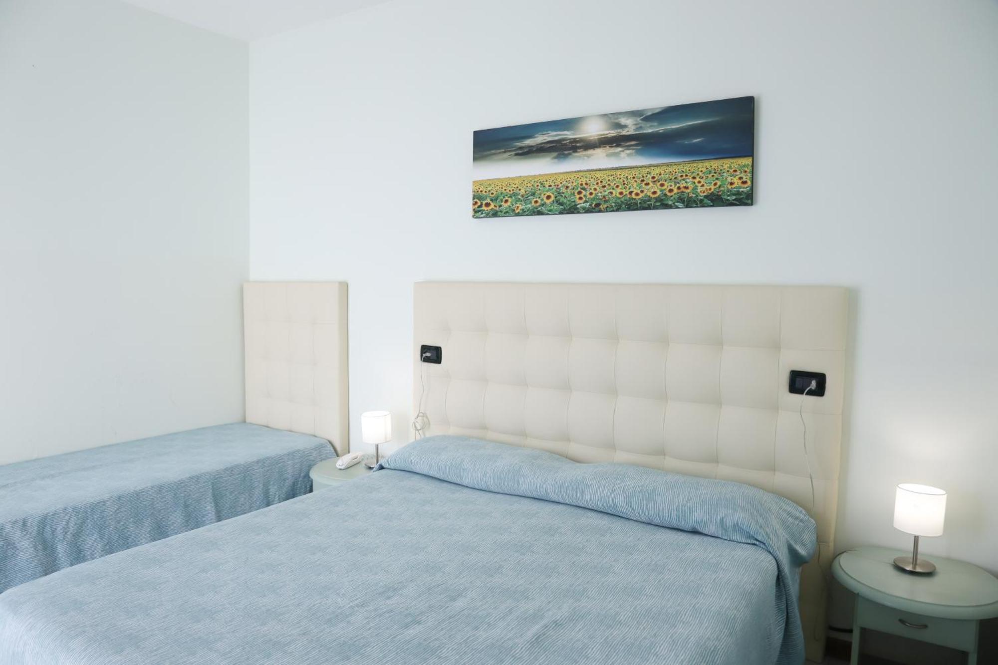 Hotel La Bussola ลิโดดิเยโซโล ภายนอก รูปภาพ