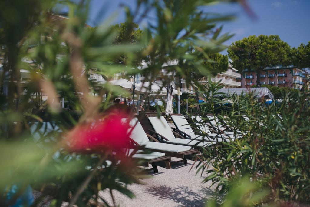 Hotel La Bussola ลิโดดิเยโซโล ภายนอก รูปภาพ