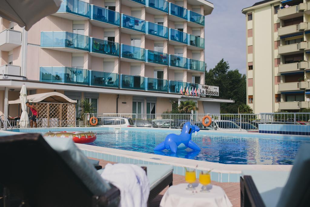 Hotel La Bussola ลิโดดิเยโซโล ภายนอก รูปภาพ