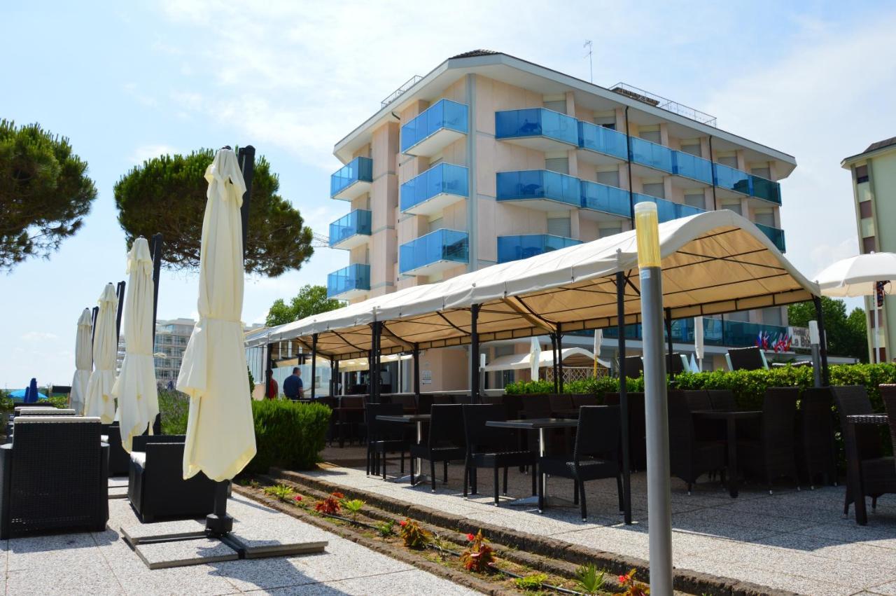 Hotel La Bussola ลิโดดิเยโซโล ภายนอก รูปภาพ