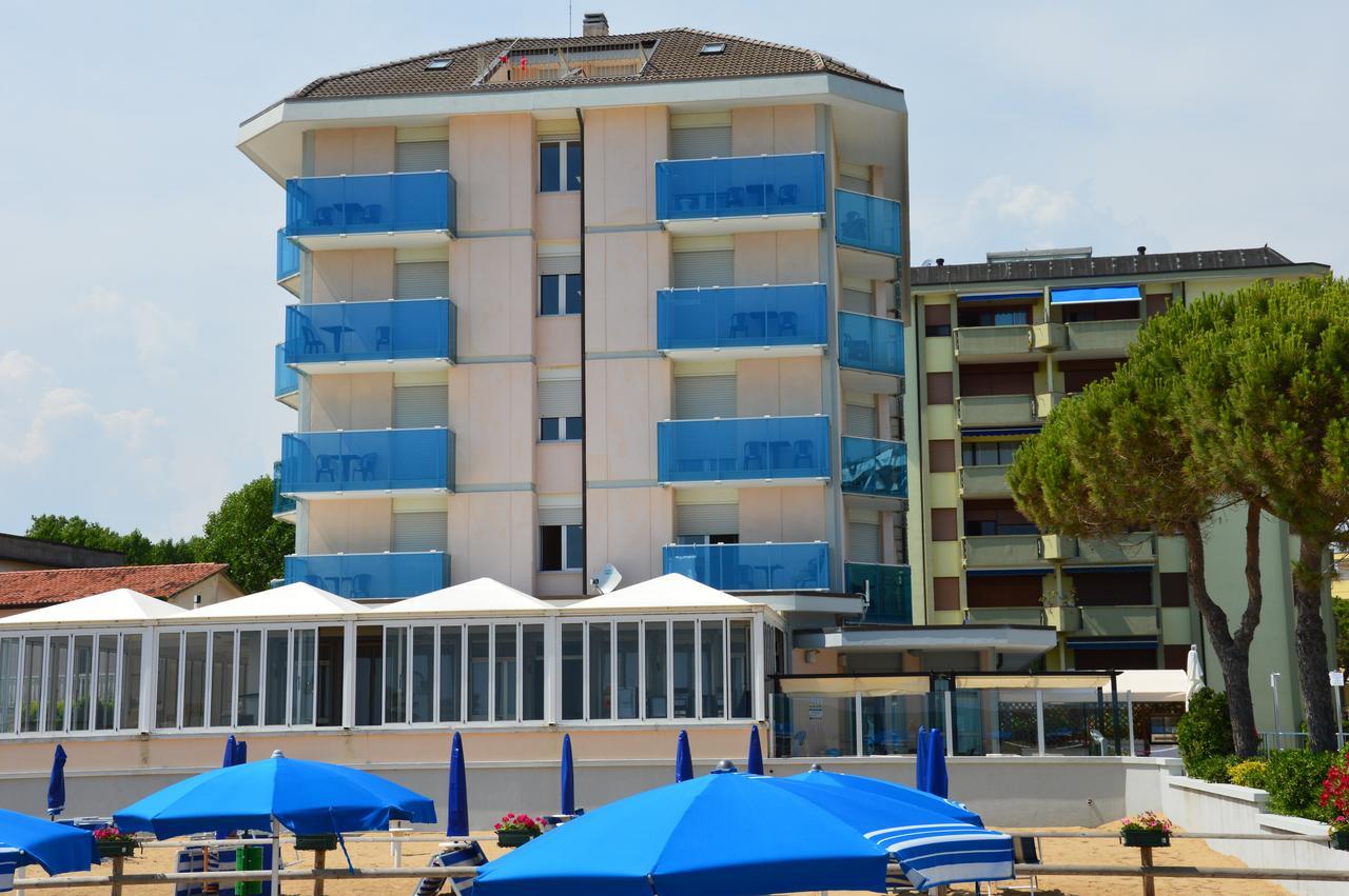 Hotel La Bussola ลิโดดิเยโซโล ภายนอก รูปภาพ